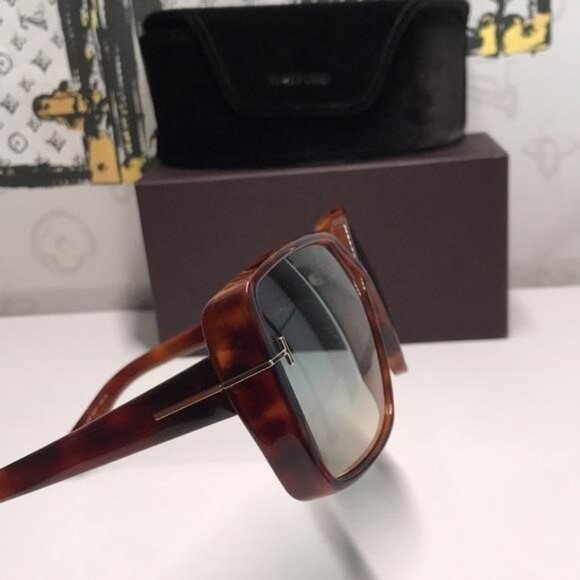 New Authentic Tom Ford Women's Gradient Brown Sunglasses TF1117 53p - Picture 10 of 12